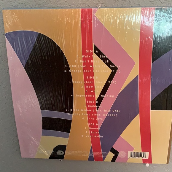 DELUXE EDITION Iggy Azalea The New Classic Vinyl - Picture 3 of 4